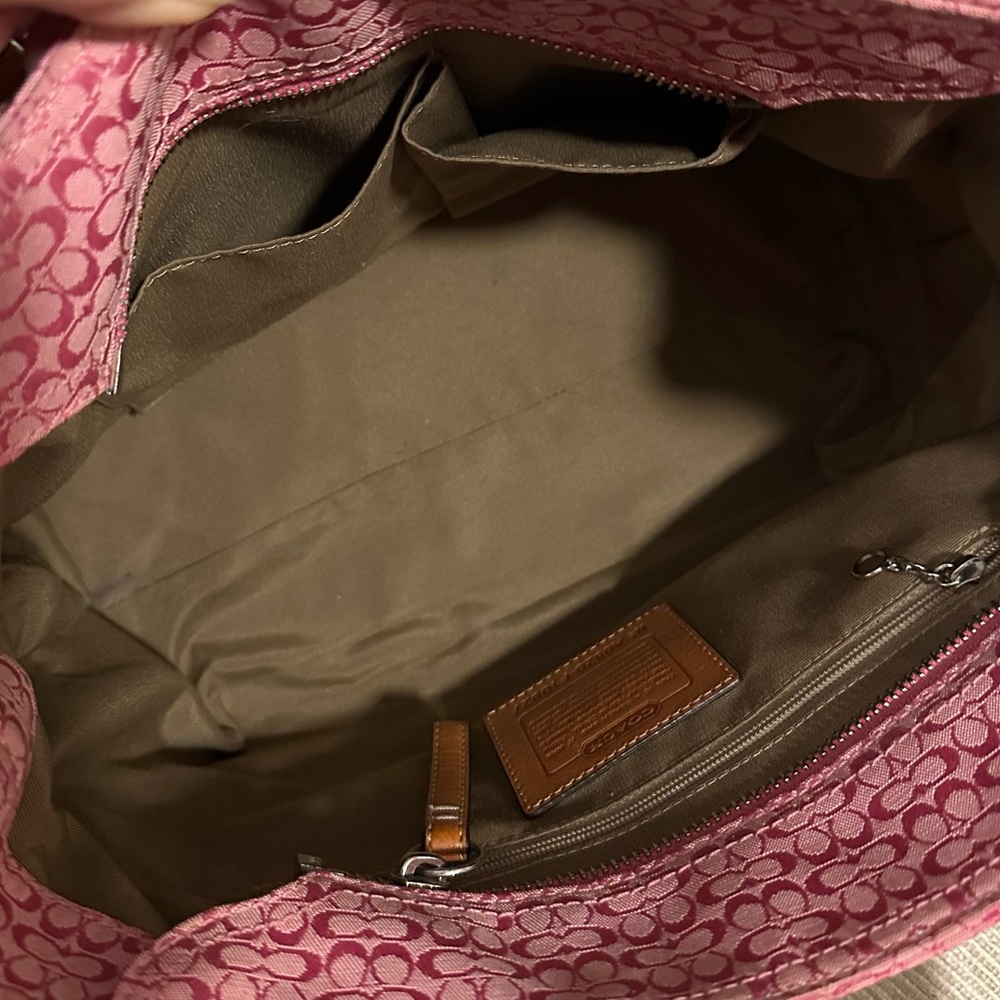 RaRE Vintage Coach Soho Bag in Pink Signature Canvas & Tan Leather | F10927 - Picture 13 of 17